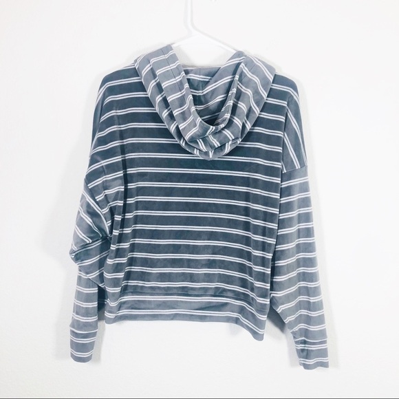 AE🔥SALE🔥 American Eagle oversized gray stripe velour hoodie top Medium - Picture 5 of 8